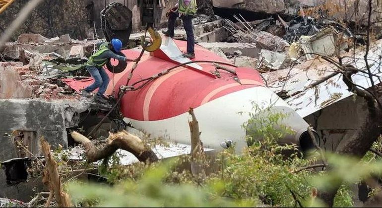 E QËLLIMSHME APO AKSIDENTALE? Hetimet për rrëzimin e avionit zbulojnë se motorët e Air India u fikën nga pilotët
