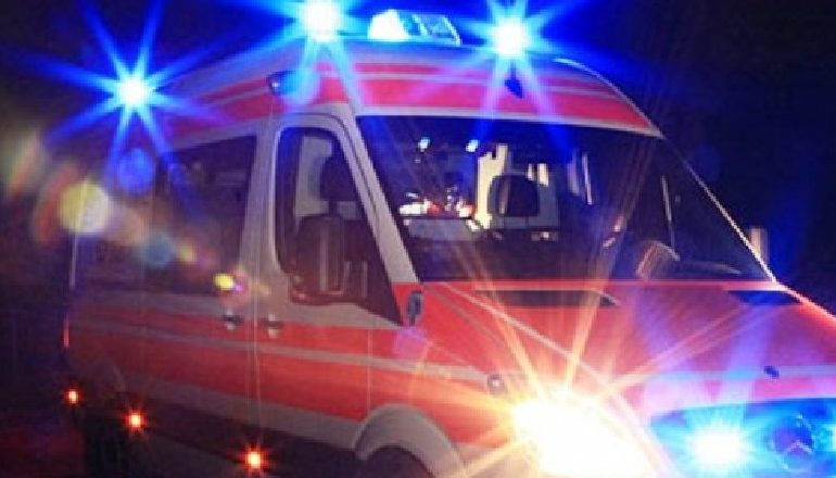 TRAGJIKE/ Automjeti del nga rruga në autostradën Tiranë-Durrës, ndërron jetë 19-vjeçari! Plagoset shoferi 18-vjeçar dhe një tjetër
