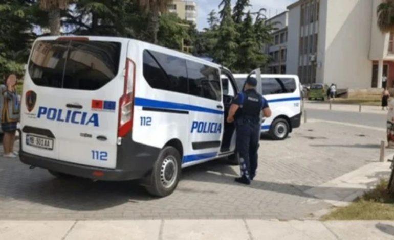 “TMERR” NË DURRËS/ 44-vjeçari futet në lokal me sëpatë dhe tenton të godasë dy persona