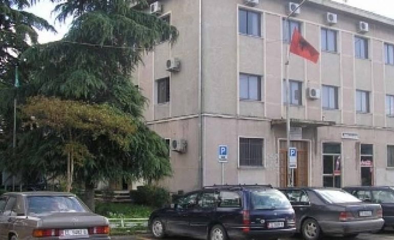 PAS KËRKESËS SË RAMËS/ Dorëheqje masive në Bashkinë Elbasan