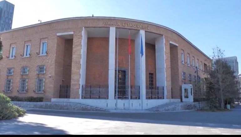 KREDIA KONSUMATORE DO BËHET MË E LIRË/ BSH ul interesat maksimale nga 71% në 62.2%