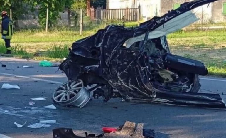 AKSIDENT TRAGJIK/ Shqiptari në Itali ndërron jetë në tentativë për t’i shpëtuar policisë, makina ndahet në dysh