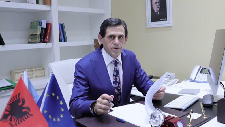 PAS DISA BASHKIVE/ Edhe në Kamëz drejtorët e kryetarët e njësive dorëhiqen! Pritet pranimi dhe zëvendësimi nga Suli