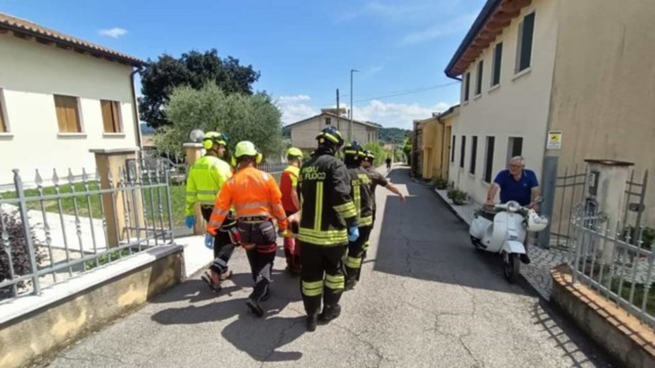 AKSIDENT I RËNDË NË PUNË/ Kamioni përplas shqiptarin pas murit