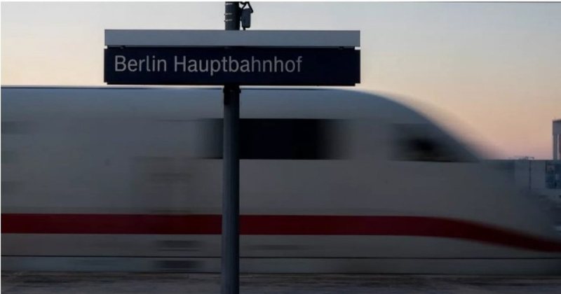 LONDËR-BERLIN ME TREN DIREKT/ Britania dhe Gjermania nënshkruajnë traktatin që sjell epokën e re të udhëtimeve të qëndrueshme