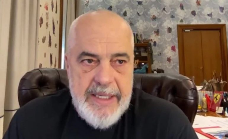 AKSIONI PËR LIRIMIN E HAPËSIRAVE PUBLIKE/ Rama i përgjigjet komentuesit: Ishte baza e shqetësimit të qytetarëve, Tiranës i mungon drejtimi