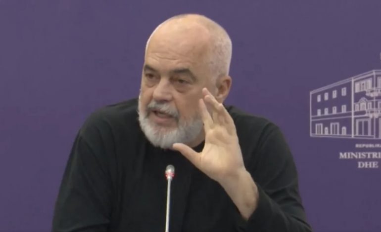 “JENI PËR IBRET”/ Rama kritikon universitetet: Ndodhemi në një fazë belbëzuese të kërkimit shkencor