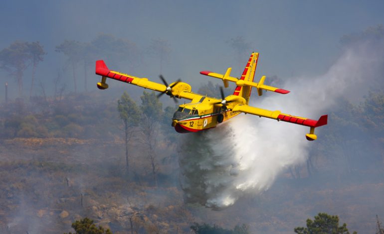 ZJARRET NË LURË E DUKAT/ Italia dhe Greqia dërgojnë nga dy avionë zjarrfikës