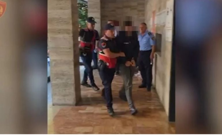 PËRNDJEKJE NË RRJETET SOCIALE/ Arrestohen dy persona! Njëri prej tyre i vuri fishekë arme në afërsi të banesës