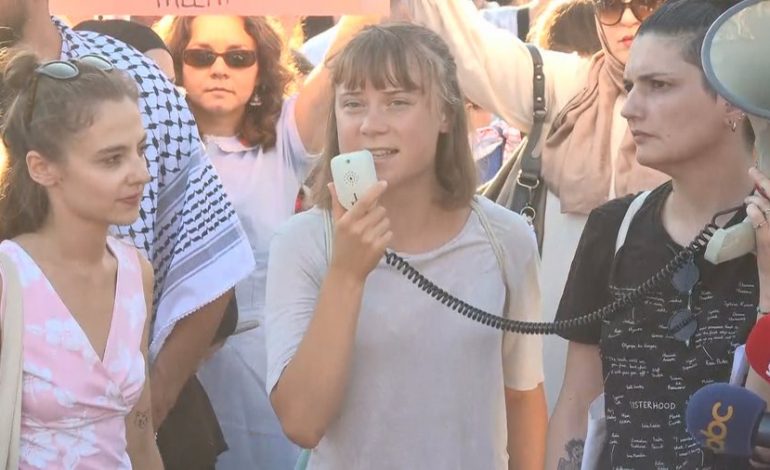 “GAZA NË FAZËN E PESTË TË ZISË SË URISË”/ Aktivistja Greta Thunberg proteston nga Tirana