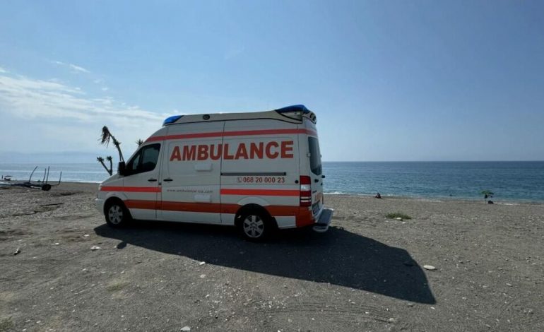 E RËNDË/ Po lahej në det, humb jetën turistja 42-vjeçare nga Çekia