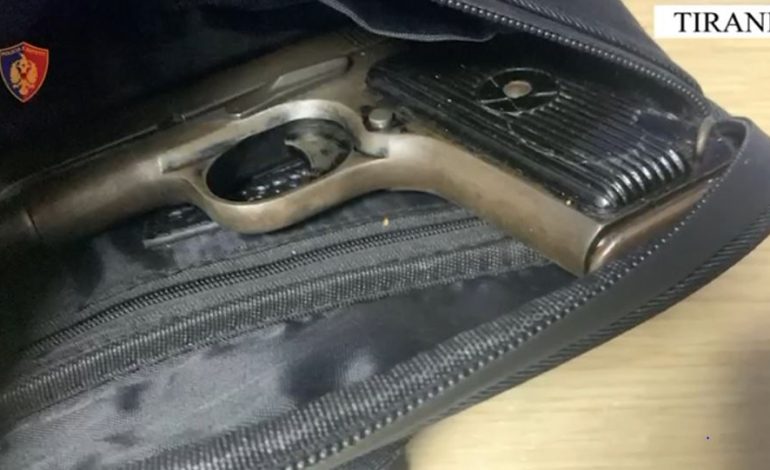 FINALIZOHET OPERACIONI “DESTINACIONI”/ Arrestohet 23-vjeçari që lëvizte me armë në taksi