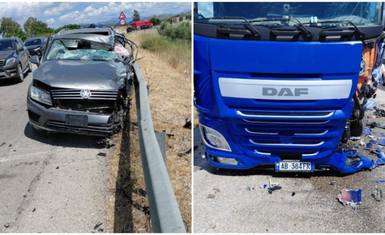 PAMJET/ Aksident në rrugën Peqin-Rrogozhinë, kamioni përplaset me makinën