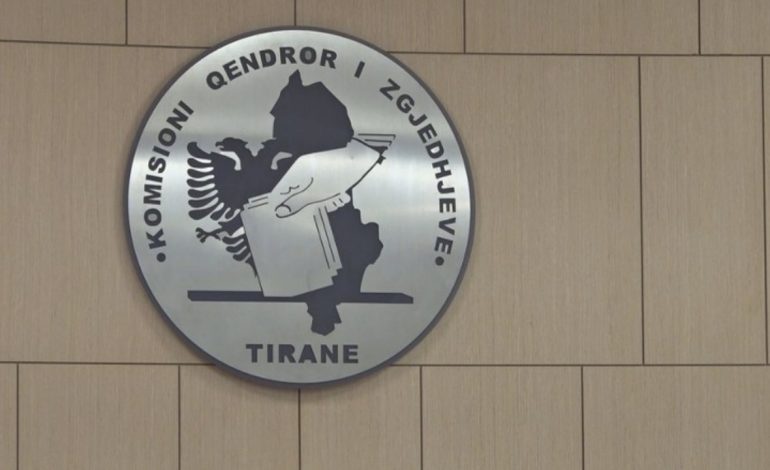 ZEGJINE ÇAUSHI ZYRTARISHT DEPUTETE/ KQZ ndan mandatet në Fier, Elbasan e Durrës, në Kuvend edhe Arjan Ndoja