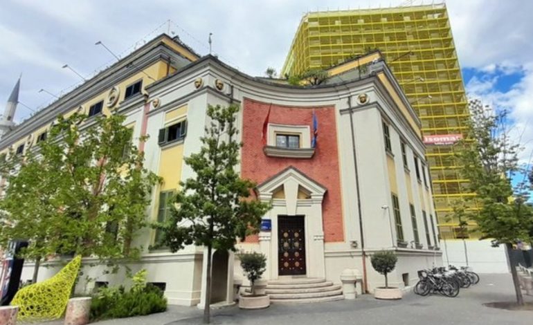 DETAJET E REJA/ Prezantohen katër nënkryetarët e rinj të bashkisë Tiranë, ja sektorët që do të mbulojë secili