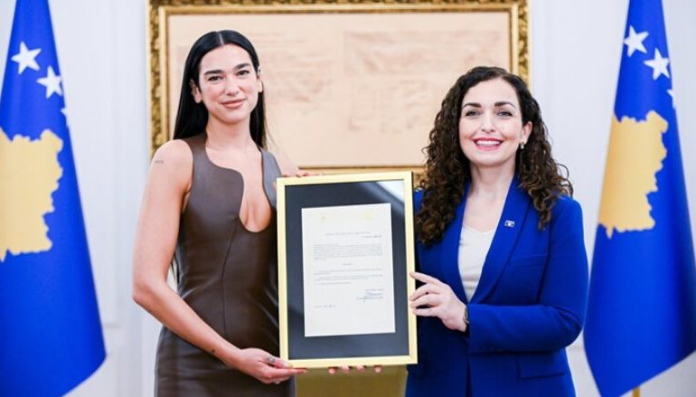 DUA LIPA MERR NËNSHTETËSINË E KOSOVËS/ Osmani: Krenare gjithmonë me ty