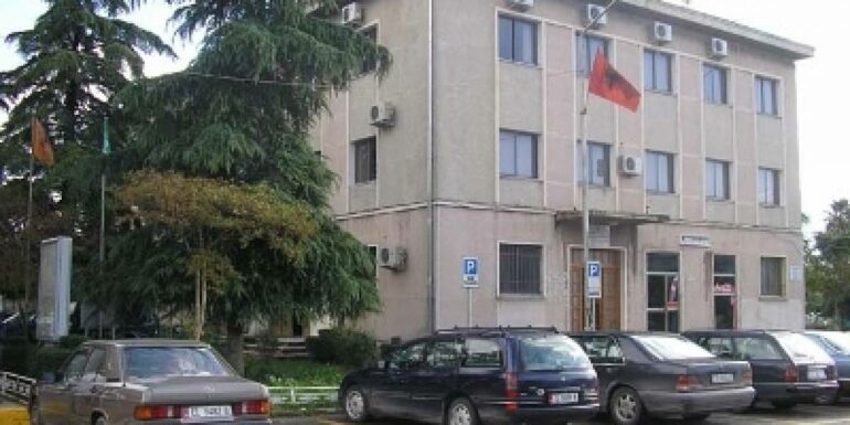 ULTIMATUMI I RAMËS/ Vijon vala e dorëheqjeve të zyrtarëve në bashkitë e Qarkut të Elbasanit