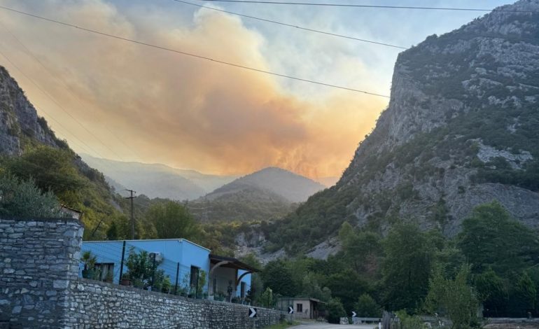 ZJARRET NË VEND/ Dy helikopter nga Hungaria nisen për të shuar flakët në Shkopet, situatë kritike në parkun kombëtar “Lurë – Mali Dejës”