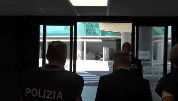 I DËNUAR ME 25 VITE BURG DHE TRAFIK DROGE/ Ekstradohet nga Shqipëria në Itali 56-vjeçari