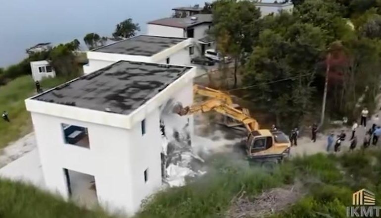 LIRIMI I HAPËSIRAVE PUBLIKE/ Rama: Aksioni nuk ndalet! Gati paketa, ndëshkojmë ‘symbyllurit’ në inspektorate dhe polici
