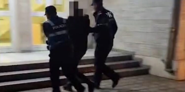 EMRI/ 49-vjeçari vjedh një makinë në Belsh, arrestohet nga Policia