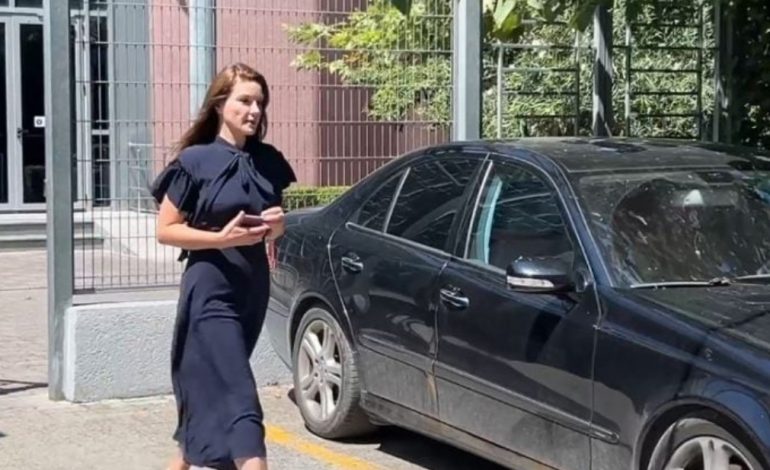 AJOLA XOXA NË SPAK/ Zbaton masën ‘detyrim paraqitje’