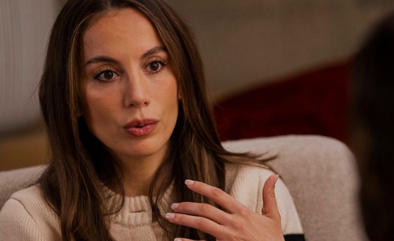 MIRA MURATIN NUK E “TRADHËTON” ASKUSH/ Bashkëpunëtorët e saj refuzojnë oferta 1 mld dollarë nga kompani të mëdha