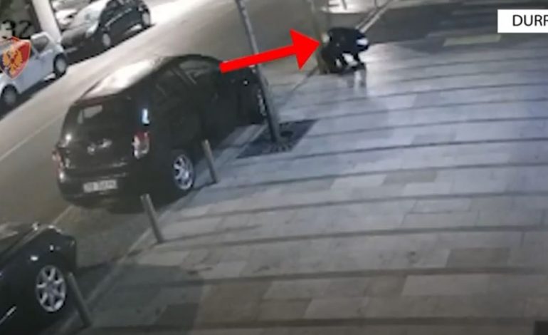 EMRI/ Vidhte kabuj elektrikë të ndriçimit të rrugëve, arrestohet në Durrës autori i dyshuar