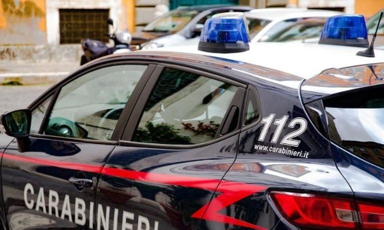 E PËSON KEQ/ Mbante të mbyllur në shtëpi ish-bashkëshorten dhe dy fëmijët, arrestohet 53-vjeçari shqiptar në Itali