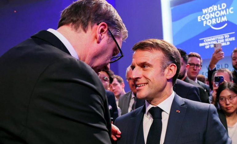 MACRON BISEDË TELEFONIKE ME VUÇIÇ/ Zbardhen çështjet që diskutuan
