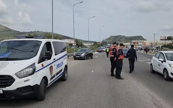 E RËNDË/ U përplas nga një makinë në aksin Gjirokastër-Kakavijë, 60-vjeçari ndërron jetë në spital