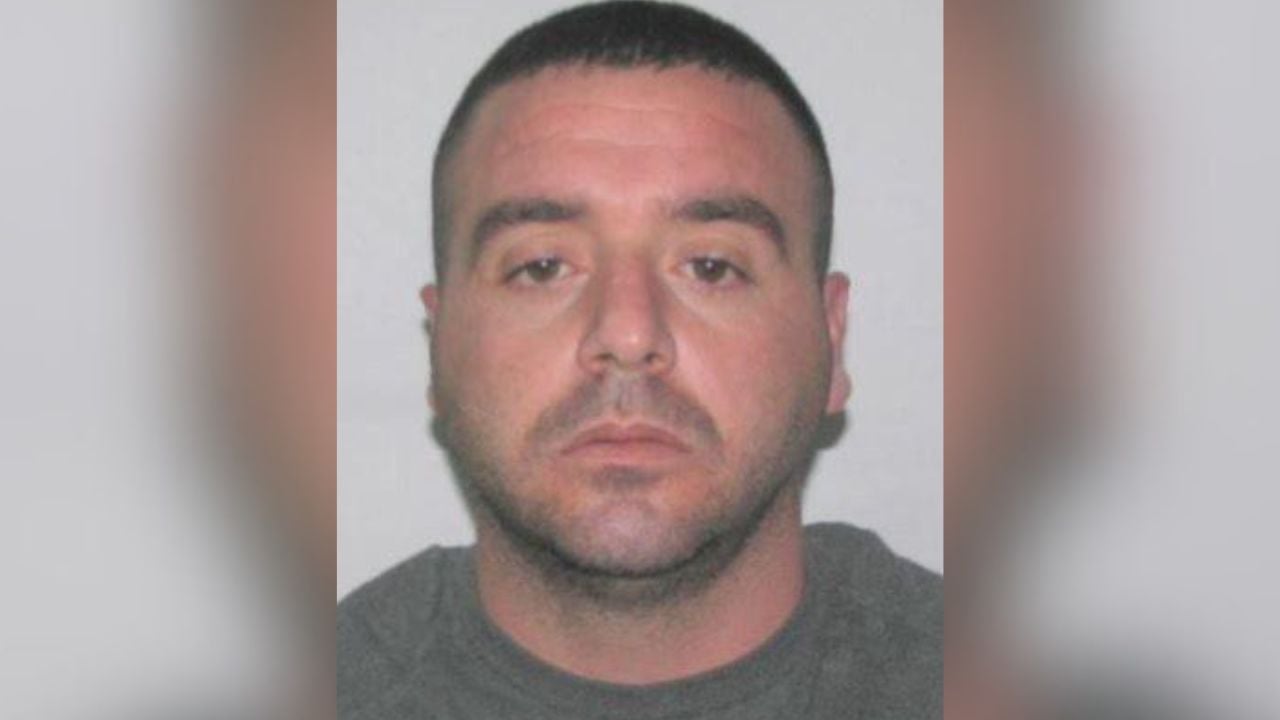 DETAJET NGA ARRESTIMI/ Flodian Plaku u kap me dy pistoleta, në pranga edhe një ndihmës i tij, dyshohet se do të kryente sërish vrasje