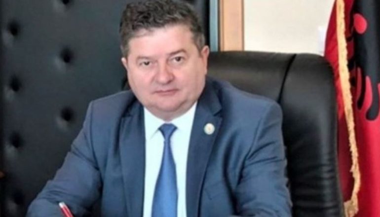 ABUZUAN ME FONDET/ Dërgohen në gjyq ish-Presidenti i Urdhrit të Stomatologut dhe zv/Presidentja