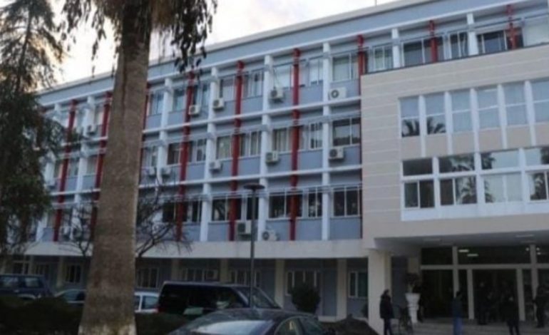 PAS VALËS SË DORËHEQJEVE/ Prezantohen në Fier administratorët e rinj të njësive administrative