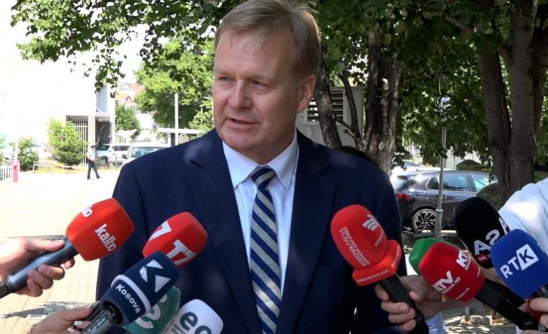 TAKIMI ME KURTIN DHE OSMANIN/ Sorensen paralajmëron vonesa në dialog për shkak të situatës politike në Kosovë