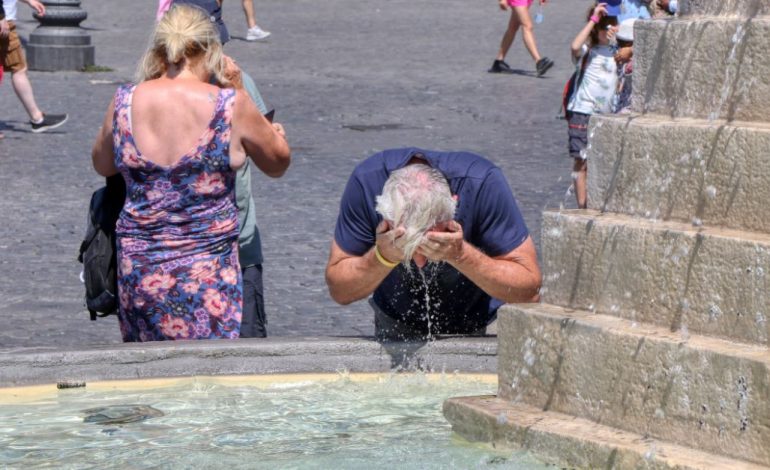 TEMPERATURAT TEJKALUAN DHE 50 GRADË/ Korriku 2025, i treti më i nxehtë i regjistruar ndonjëherë në Tokë