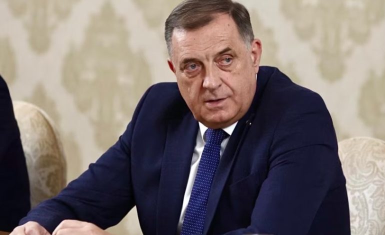 U DËNUA ME BURG DHE U SHKARKUA/ Rusia reagon pas vendimit për Millorad Dodik: Rrezikohet ekzistenca e Bosnjës