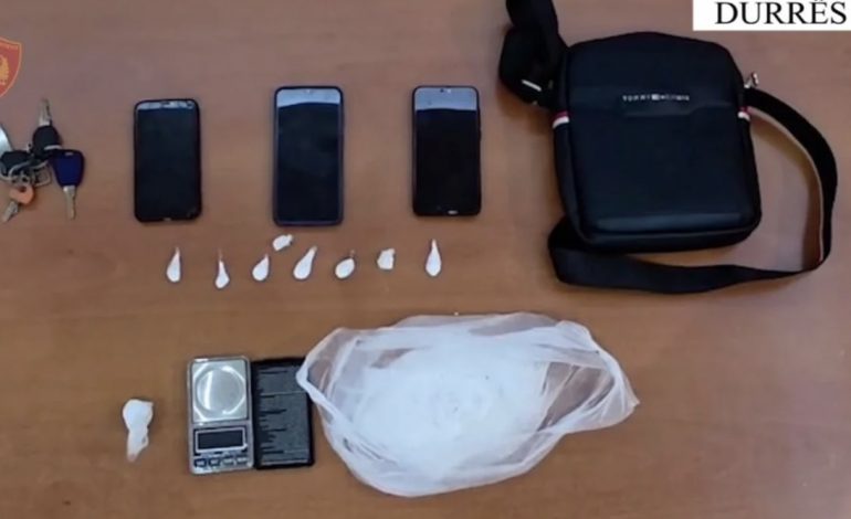 E PËSON KEQ/ Shpërndante kokainë në lagje të ndryshme të Durrësit, arrestohet 43-vjeçari