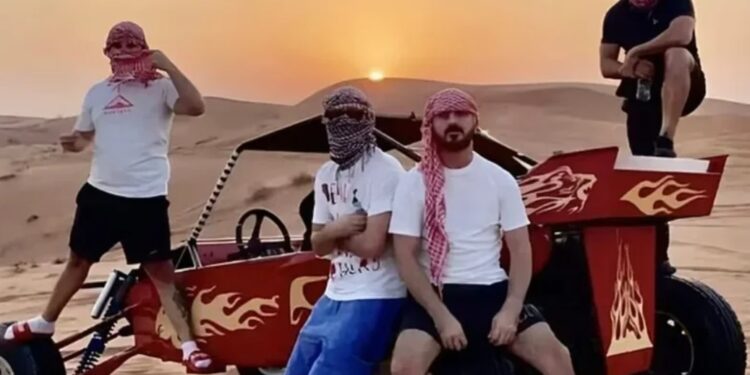 “PËRSE LANË LONDRËN DHE SHKUAN NË DUBAI?” Daily Mail shkruan për grupin e njohur “Hellbanianz”