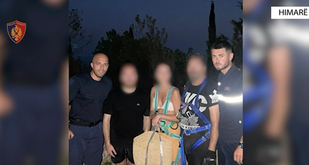ISHIN BLLOKUAR NË SHKËMBINJTË E PLAZHIT TË AKUARIUMIT/ Policia shpëton 3 turistë e huaj