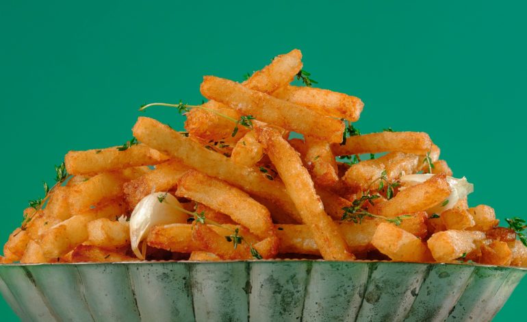 KONSUMONI SHUMË PATATE TË SKUQURA? Studimi i ri ALARMUES