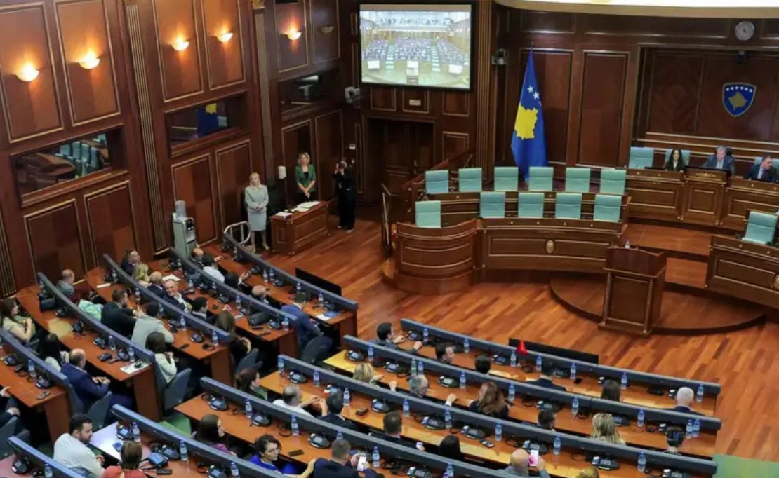 KRIZA NË KOSOVË/ Diplomatët kërkojnë zbatimin e vendimit të Kushtetueses