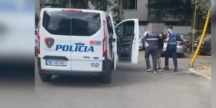 ZJARRET NË QARKUN FIER/ Dy persona në pranga, njëri pengoi edhe zjarrfikësit