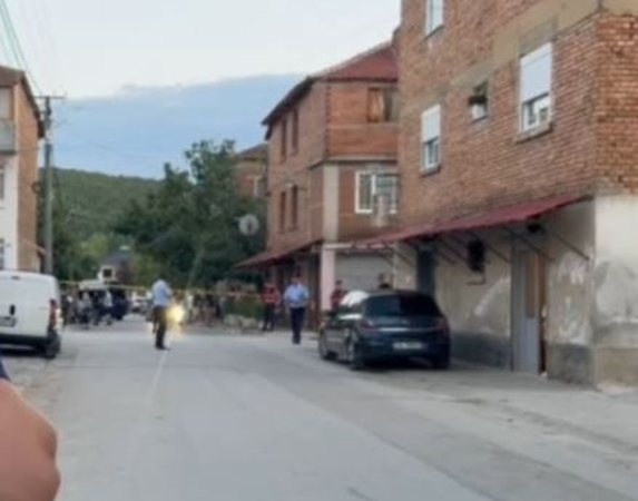 EMRI/ Plagosi me thikë 27-vjeçarin, kush është autori që mbeti edhe vetë i lënduar! 41-vjeçari sapo kishte dalë nga burgu