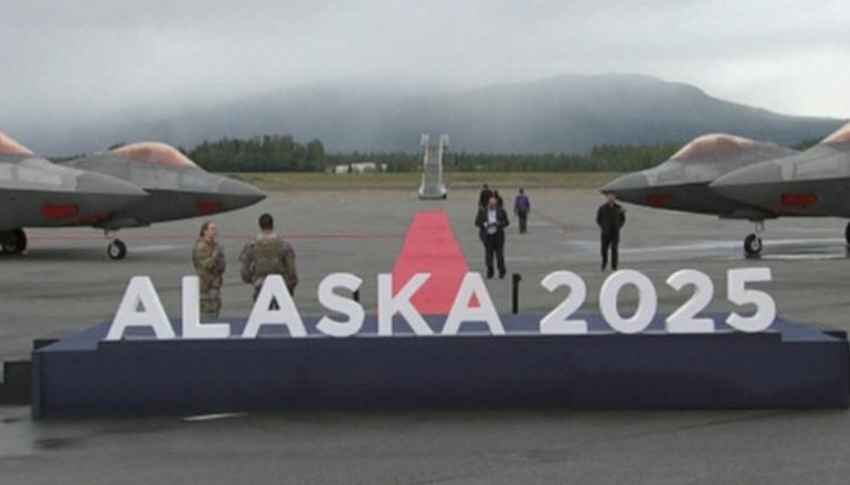 “ALASKA 2025″/ Gati skena në aeroport ku pritet të takohen Trump-Putin