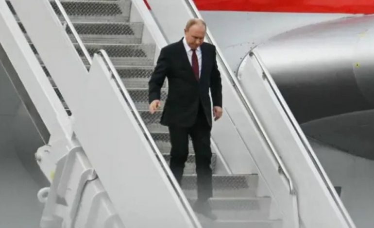 TAKIMI ME DONALD TRUMP/ Vladimir Putin merr dy njerëzit e tij më të besuar në tryezën me Presidentin e SHBA