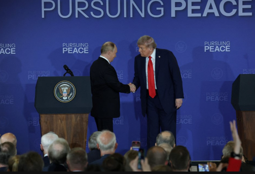 VLERËSON SAMITIN NË ALASKË/ Trump: Putin është një djalë i fortë, ishte një takim shumë i ngrohtë. Zelensky duhet të bëjë një marrëveshje