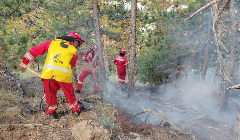 ZJARRI NË PARKUN NATYROR TË GËRMENJIT/ Pakësohet numri i vatrave aktive