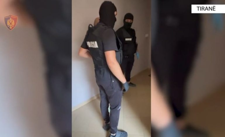 ZBULOHET LABORATOR DROGE NË YZBERISHT/ Kapet pronari, ja çfarë u sekuestrua në banesë