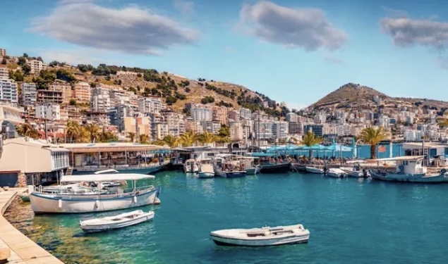 SHTOHEN FINANCIMET PËR TURIZMIN/ Bankat dhanë më shumë kredi për hotele, restorante dhe tregtinë